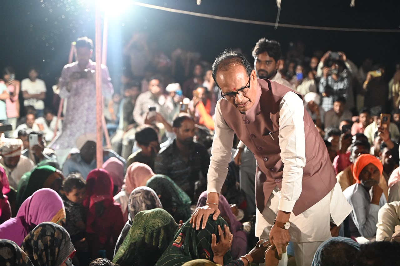 ‘इन्हीं के वोट से मोहन जी मुख्यमंत्री बने’, कोसमी में कार्रवाई पर भड़के शिवराज सिंह चौहान